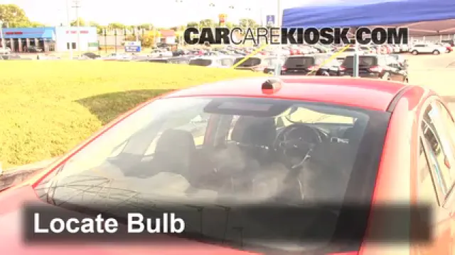 2011 Ford Fiesta SE 1.6L 4 Cyl. Sedan Éclairage Feu de freinage central (remplacer l'ampoule)